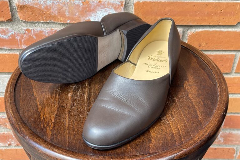 【you】トリッカーズ　バートン　ユニオンワークス別注　グレー　UK9 Tricker's 】トリッカーズ バートン オールソール クリーニング
